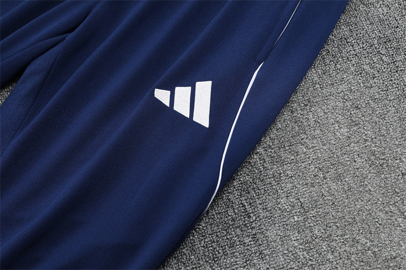 Arsenal 2025/26 Soccer Training Set – Bold Flame Pattern for Gunners