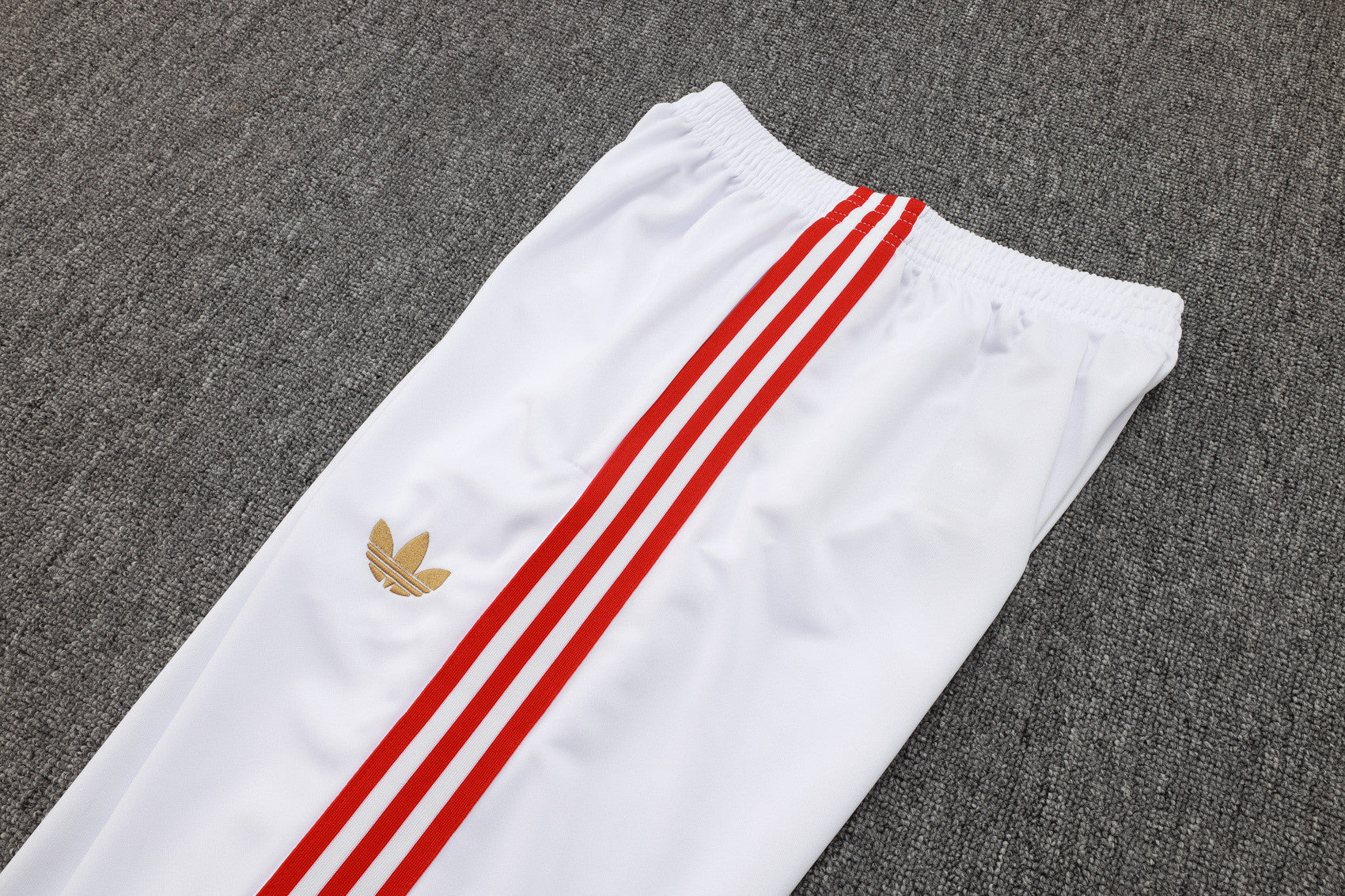 Bayern Munich 2025/26 Anthem Jacket Set – Legacy White Celebrates 125 Years of Greatness