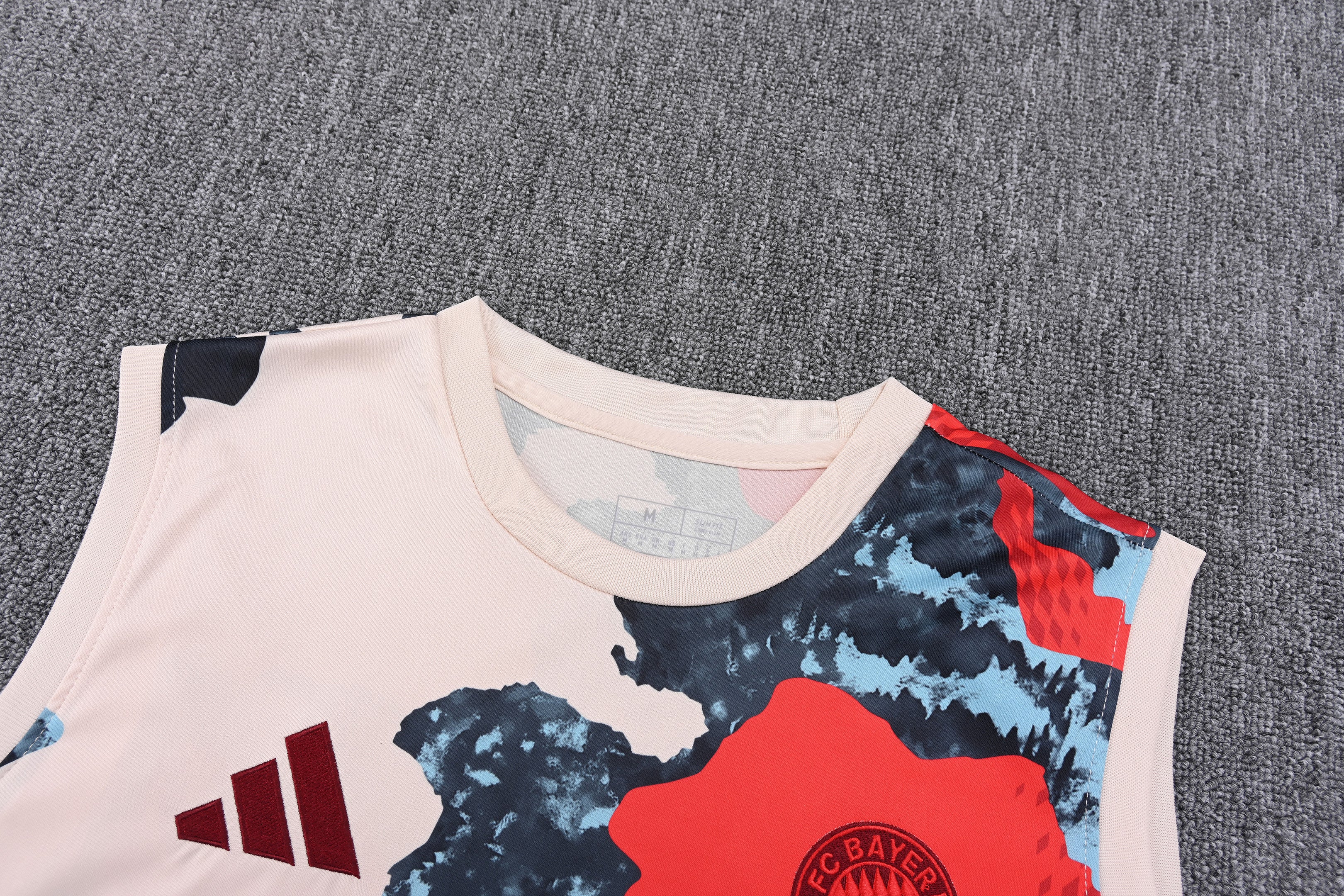 Bayern Munich 2025/26 Training Set Tank Top – Slim Fit, Beige/Red/Black
