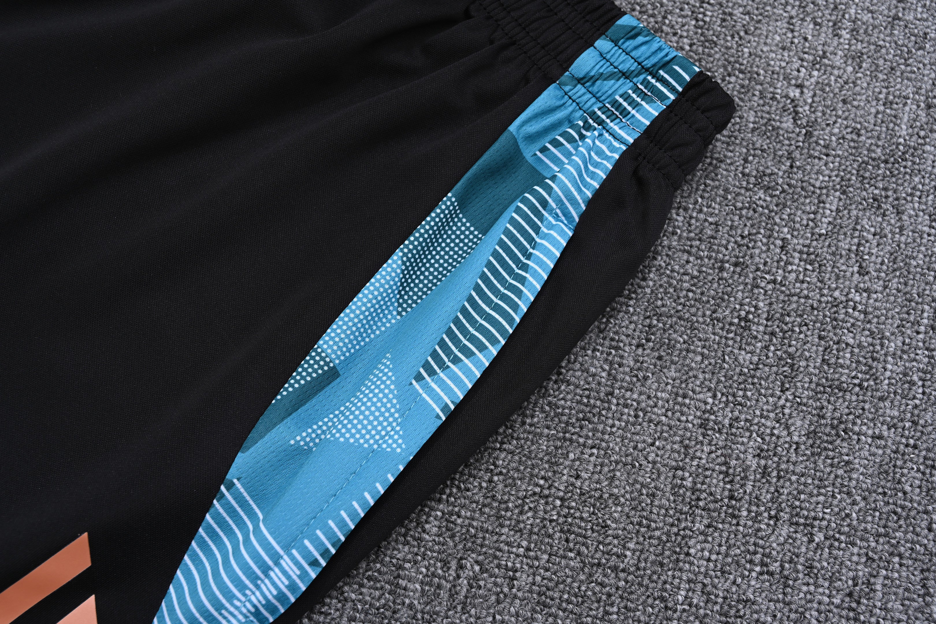 Bayern Munich 2025/26 Training Set – Abstract Camo Style