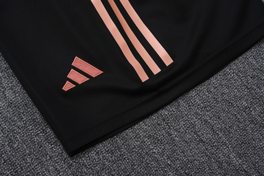 Bayern Munich 2025/26 Training Set – Abstract Camo Style