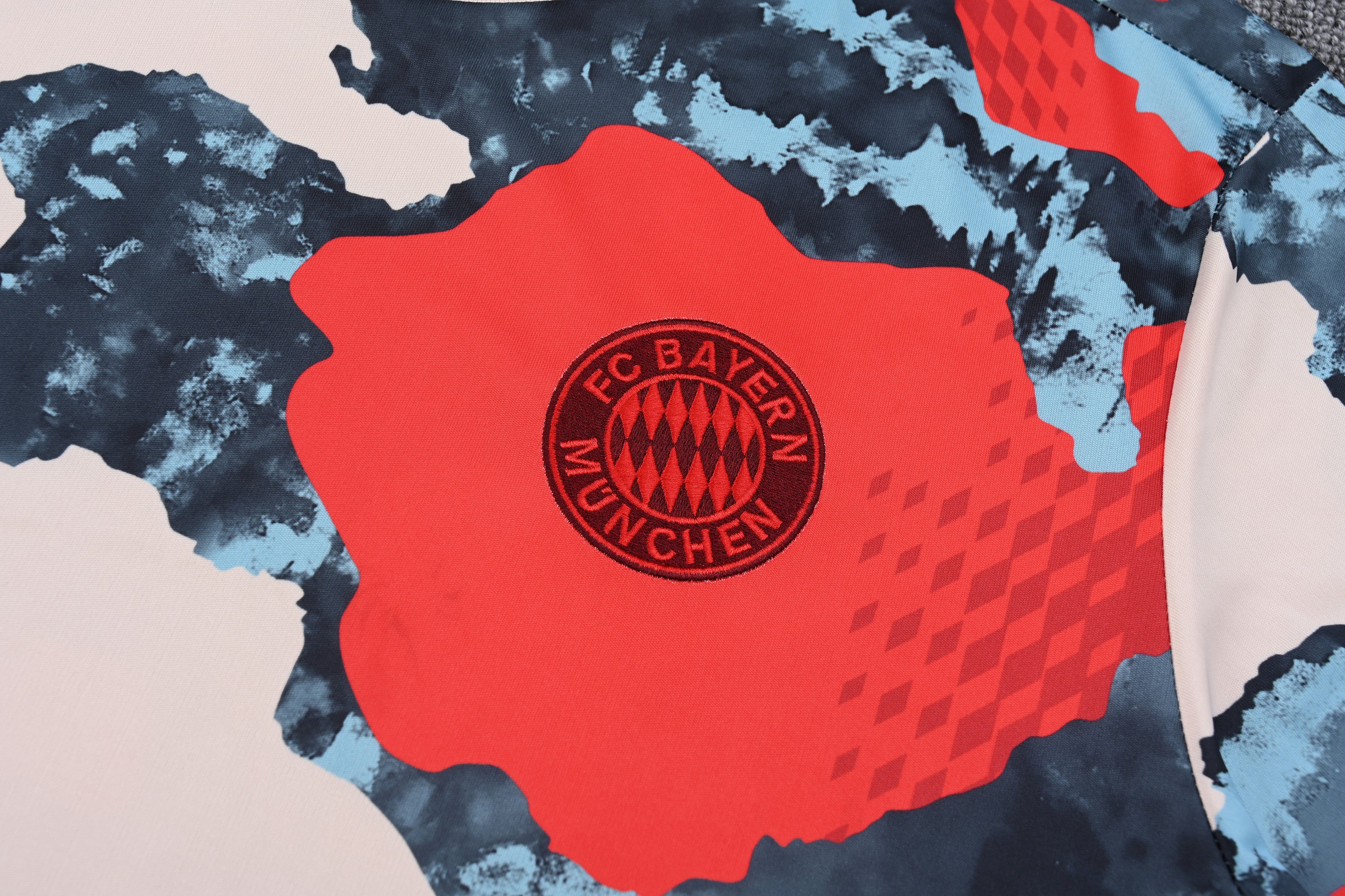 Bayern Munich 2025/26 Training Set – Abstract Camo Style