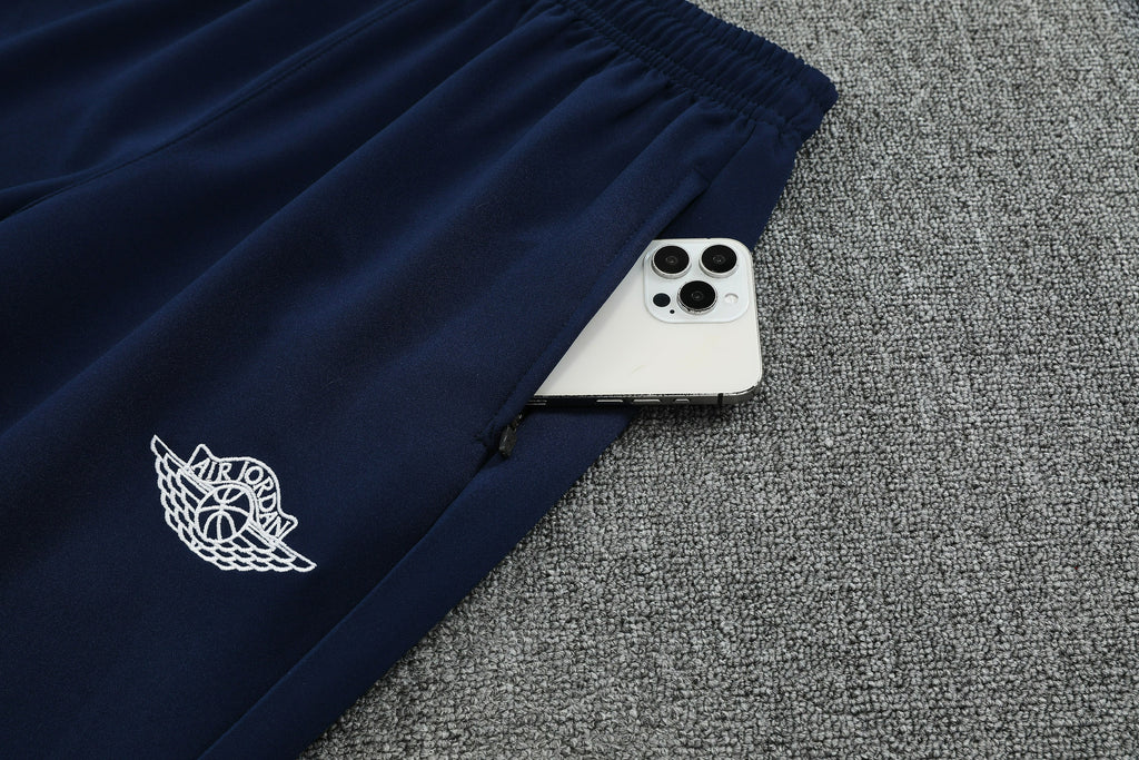 Paris Saint-Germain 2025/26 Soccer Training Set – Parisian Elegance in White and Navy