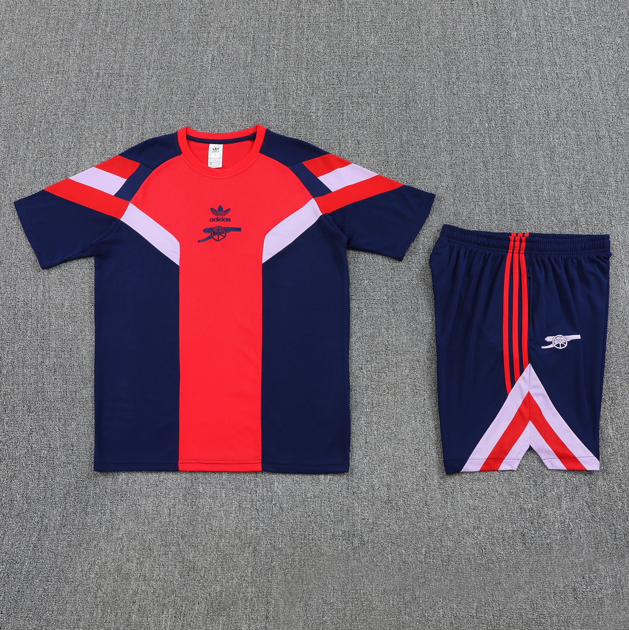 Arsenal FC 2025/26 Training Set – Retro Red & Navy Design