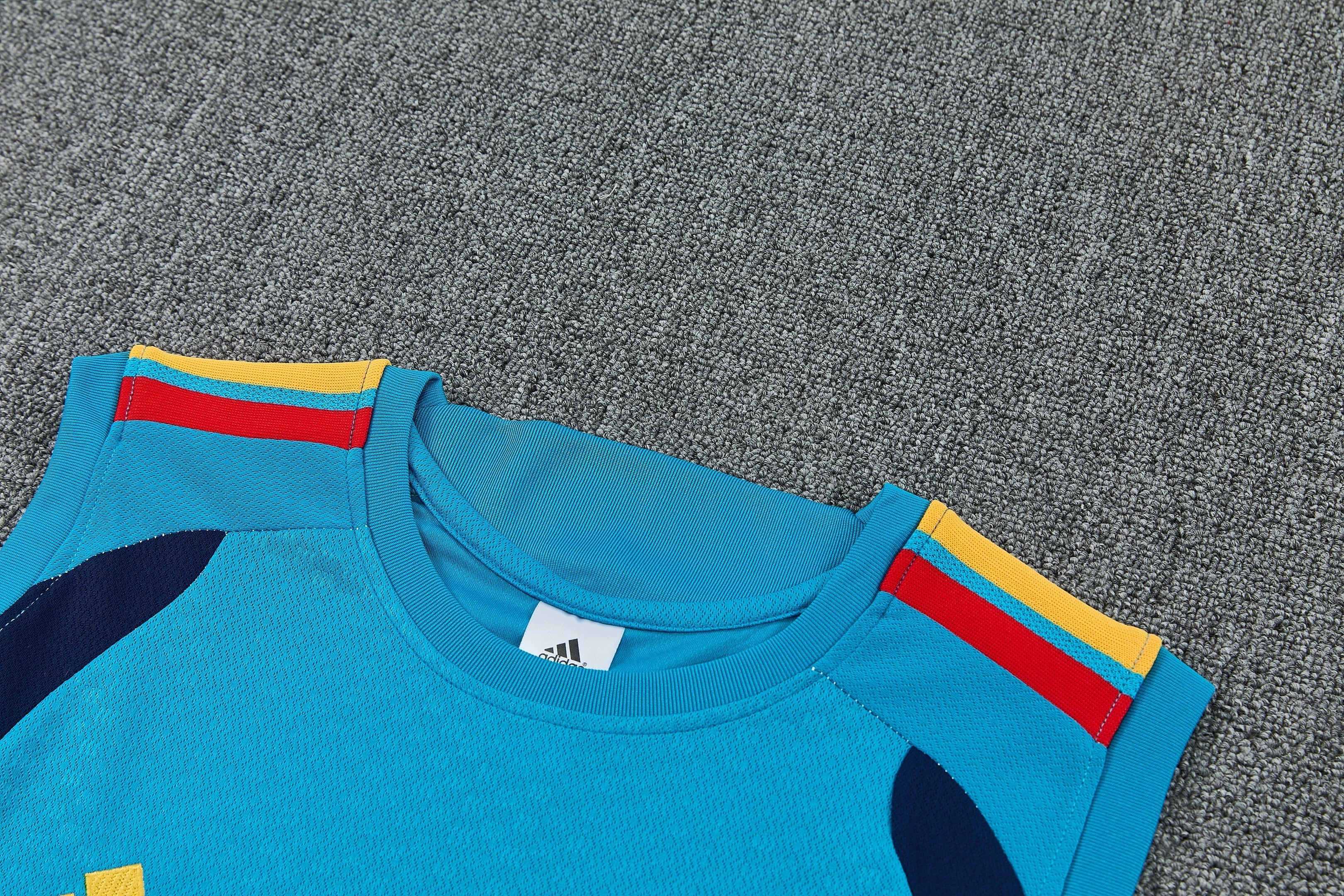 Spain 2026-27 Sleeveless Training Set Men Soccer Kit – Blue