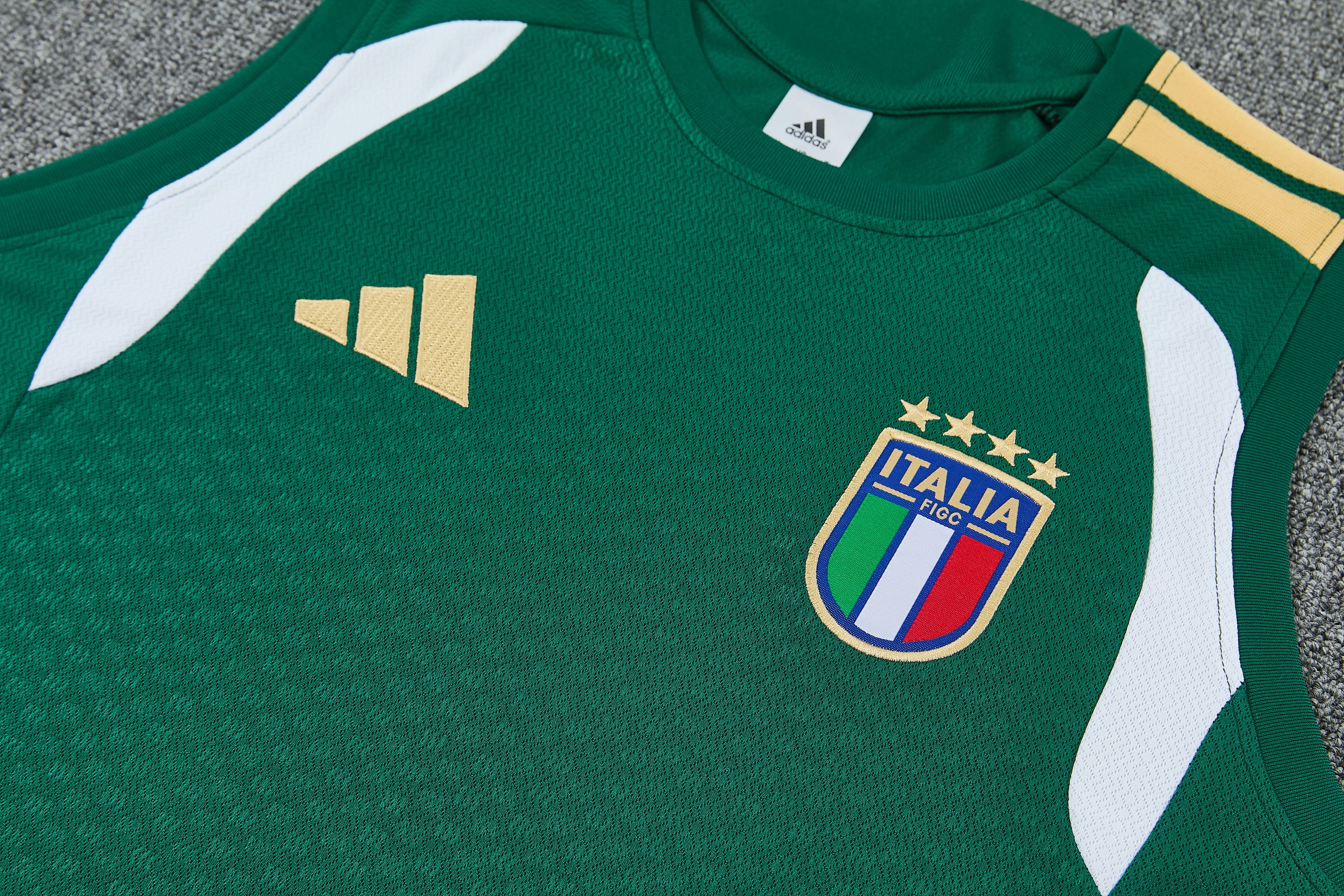 Italy 2026-27 Sleeveless Training Set Men Soccer Kit – Green