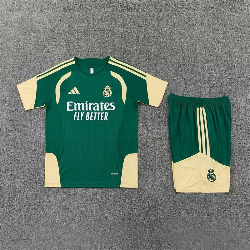 Spain 2026/27 Training Soccer Kit, Men - Green/Beige
